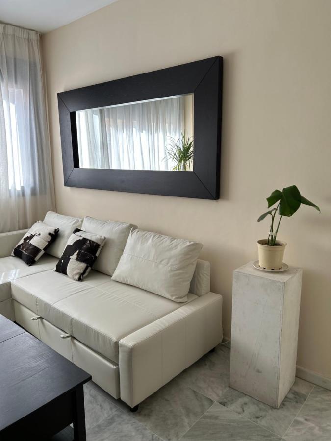 Atico Triana Con Piscina Privada Appartement Sevilla Buitenkant foto