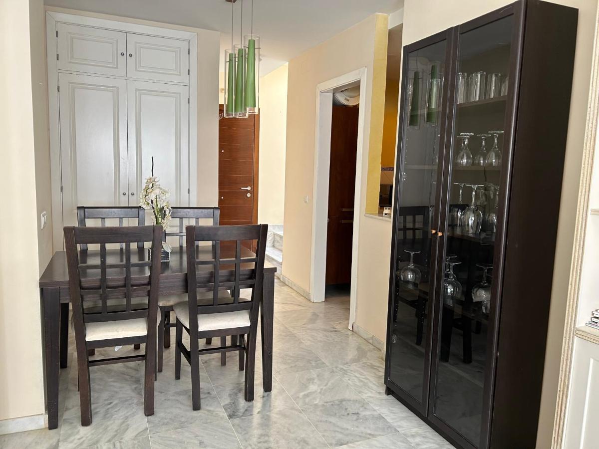 Atico Triana Con Piscina Privada Appartement Sevilla Buitenkant foto