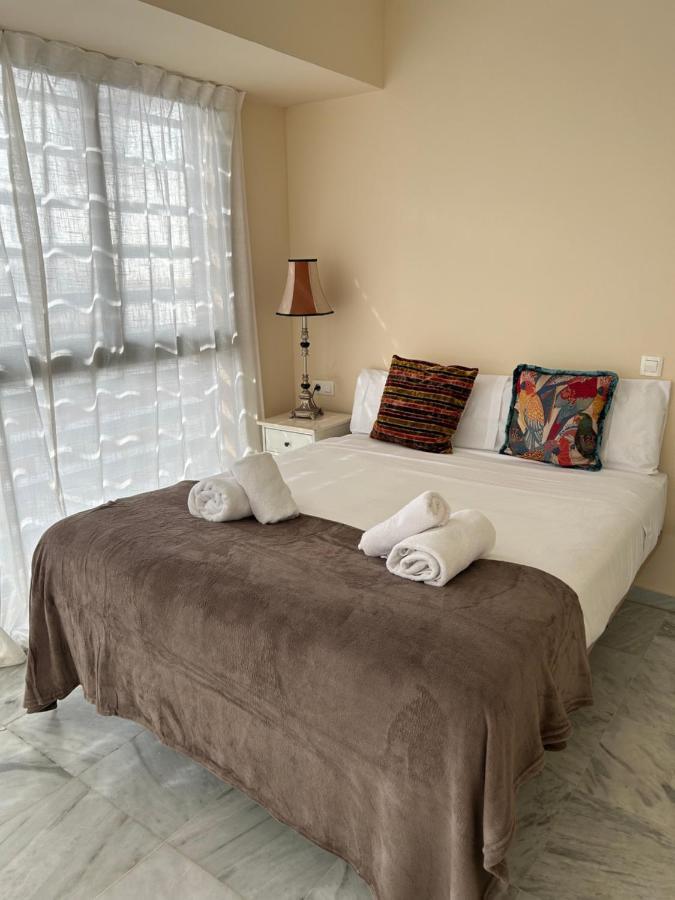 Atico Triana Con Piscina Privada Appartement Sevilla Buitenkant foto