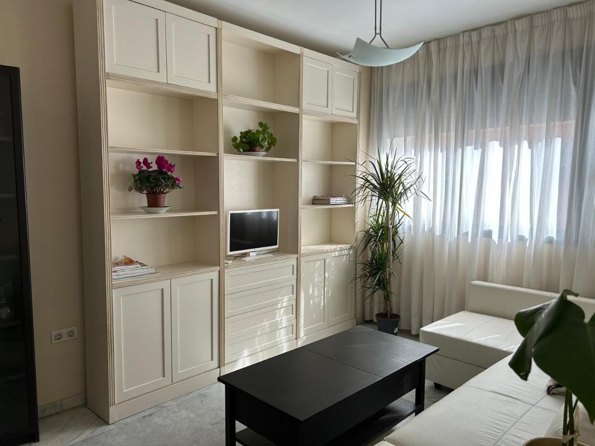 Atico Triana Con Piscina Privada Appartement Sevilla Buitenkant foto