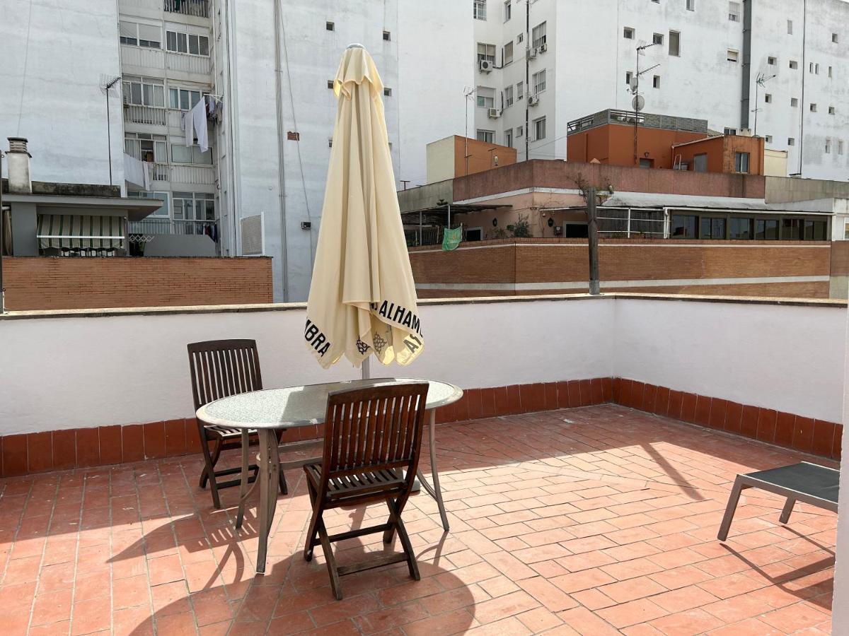 Atico Triana Con Piscina Privada Appartement Sevilla Buitenkant foto